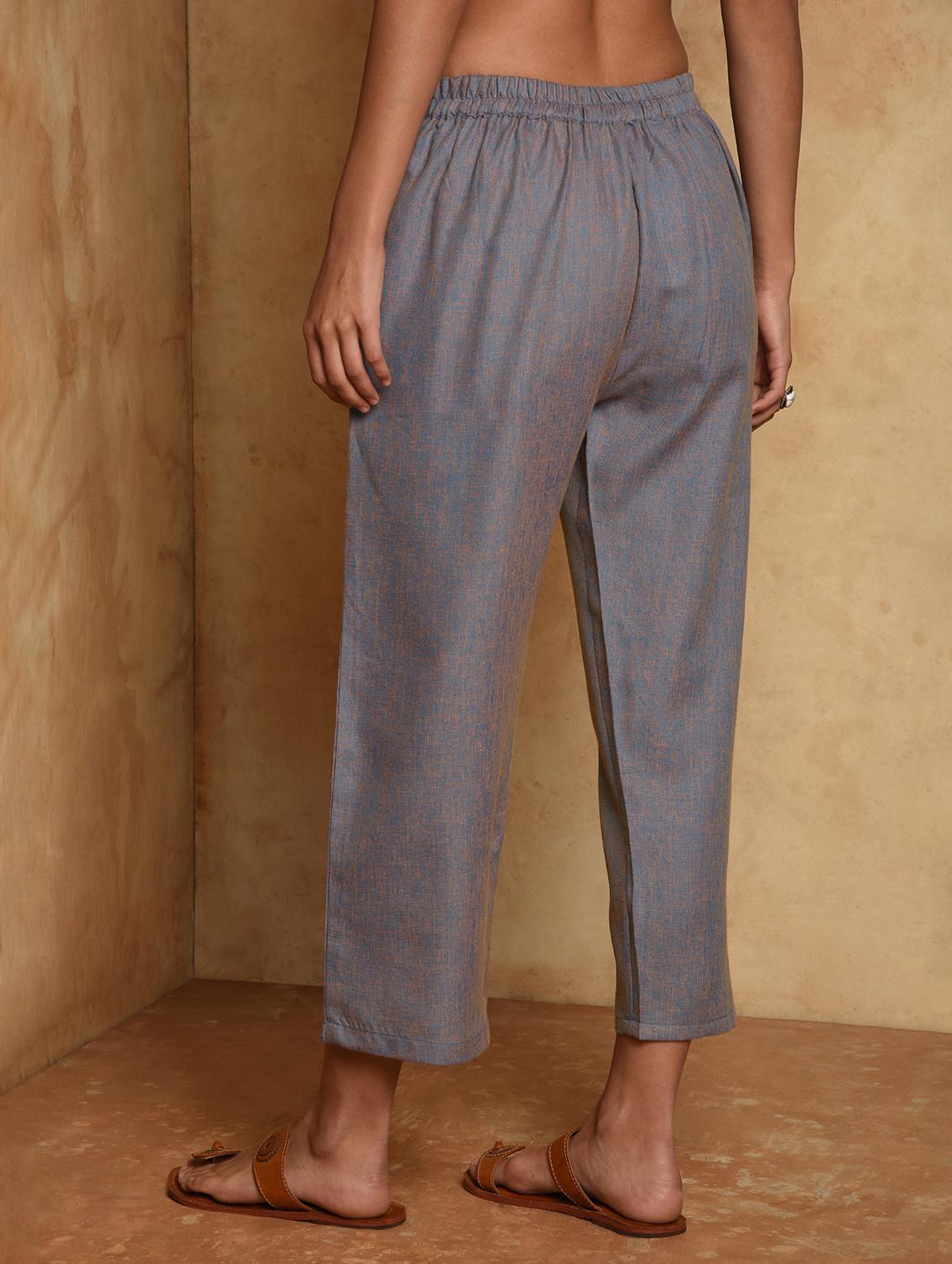 solid cropped tapered pant - 16957323 - Zoom Image - 4