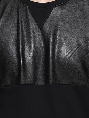 black cut & sew t-shirt - 16958353 - Standard Image - 5
