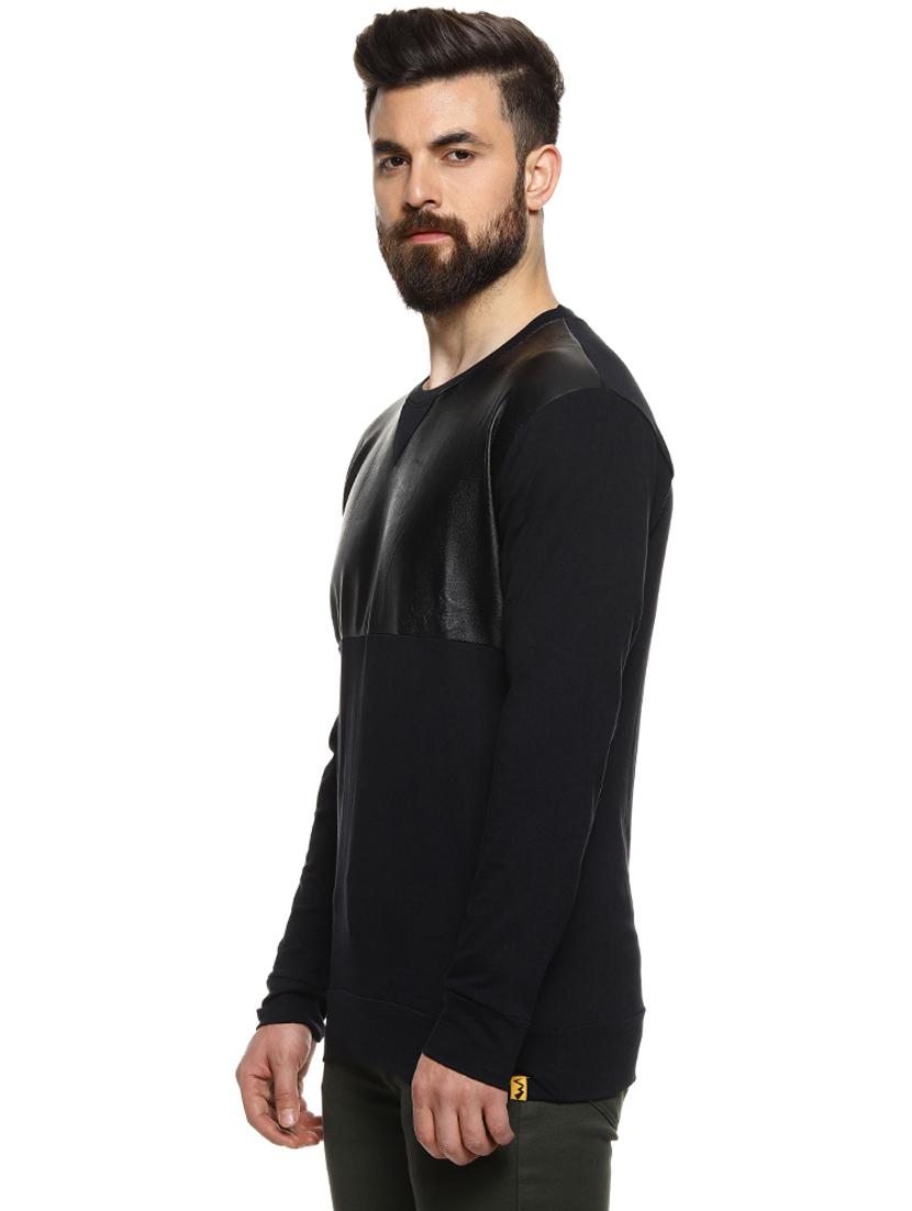 black cut & sew t-shirt - 16958353 - Zoom Image - 2
