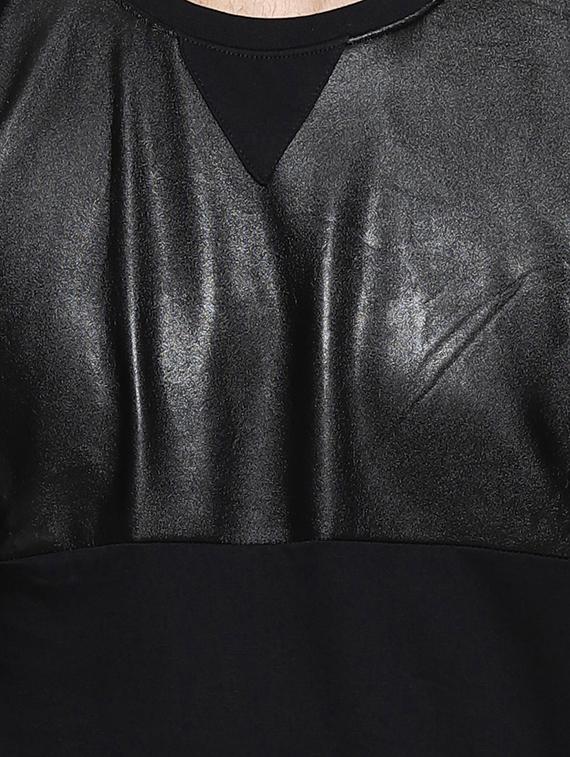 black cut & sew t-shirt - 16958353 - Zoom Image - 5