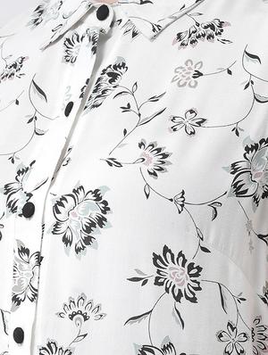 front slit floral tunic - 16962748 - Standard Image - 4