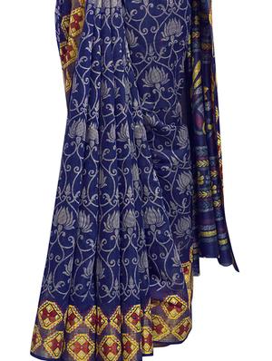 floral printed saree with blouse - 16962886 - Standard Image - 4