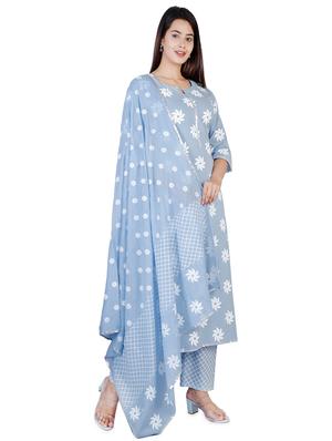 floral suit set - 16962943 - Standard Image - 2