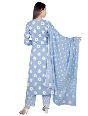 floral suit set - 16962943 - Standard Image - 3