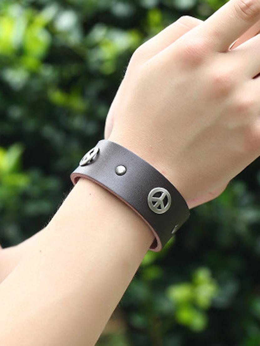 brown metal alloy bangle bracelet - 16965939 - Zoom Image - 3