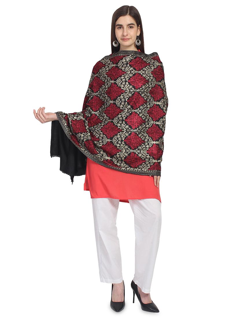 black wool stole - 16966579 - Zoom Image - 2