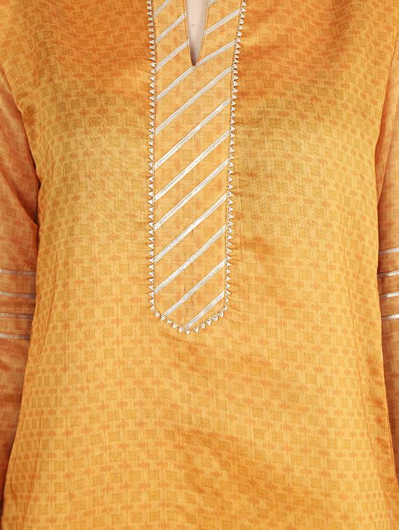 geometric chanderi straight kurta - 16966917 - Zoom Image - 4