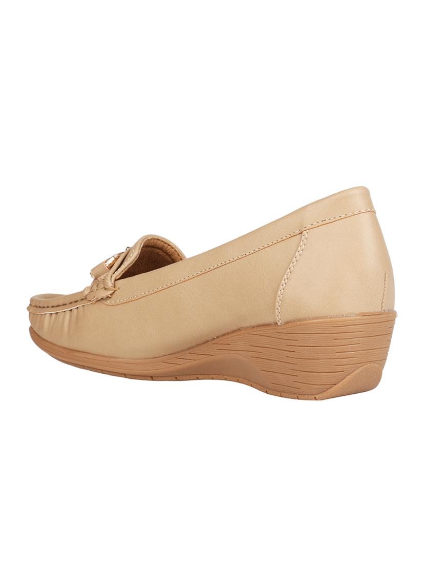 beige slip on loafers - 16970233 - Zoom Image - 3