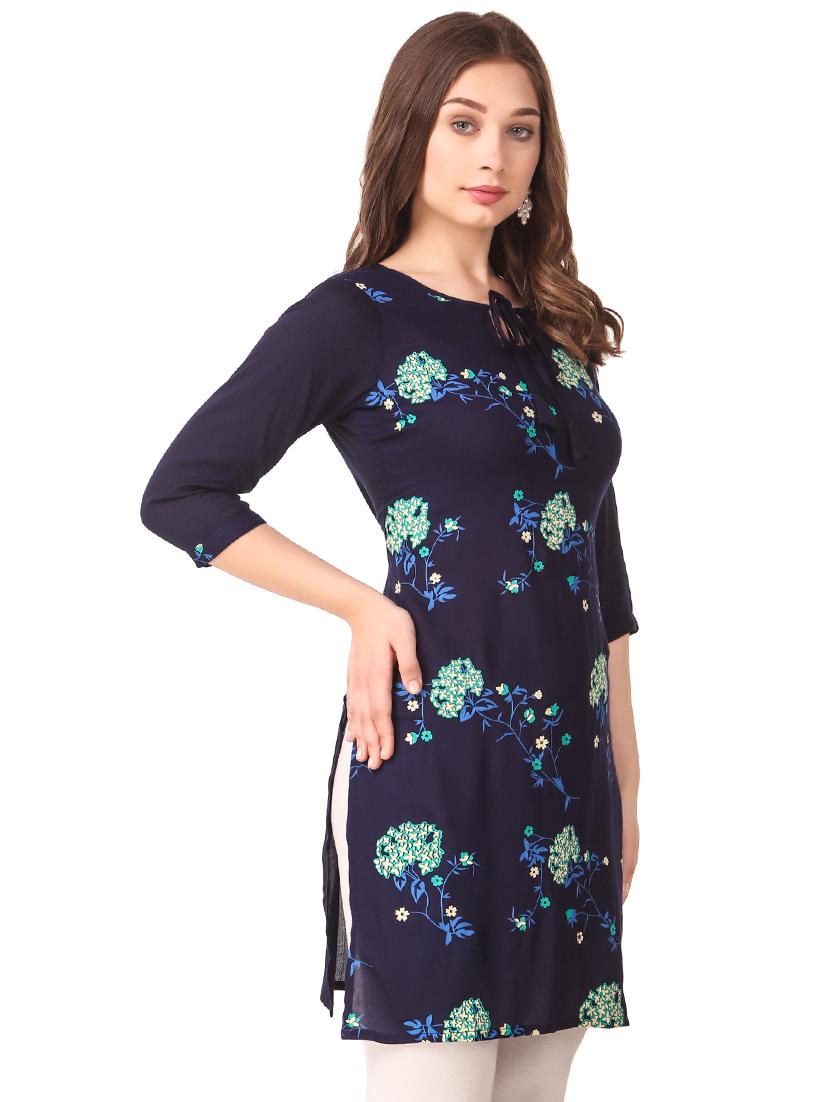 floral straight kurta - 16970662 - Zoom Image - 2