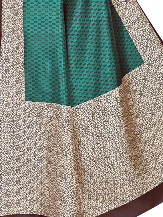 bordered printed saree with blouse - 16976762 - Zoom Image - 3