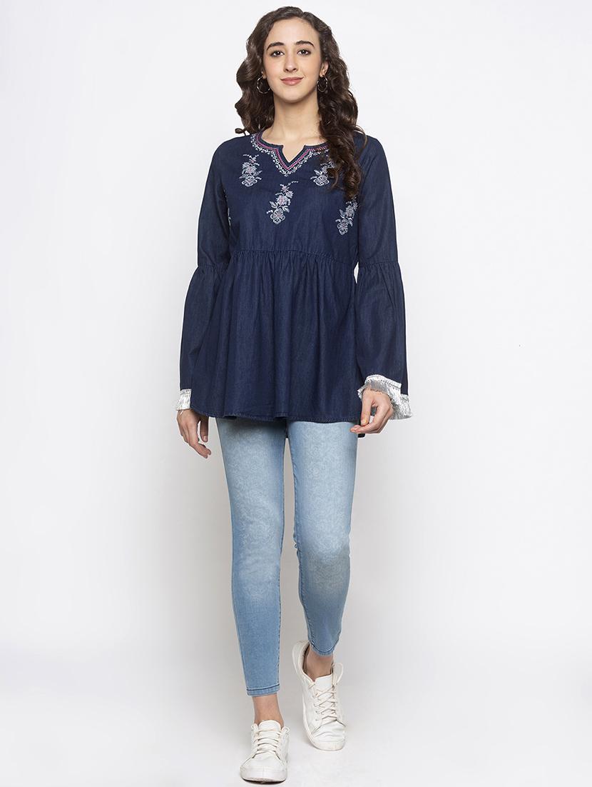 embroidered detail bell sleeved top - 16978937 - Zoom Image - 4