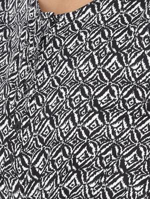 round neck printed romper - 16979136 - Standard Image - 5