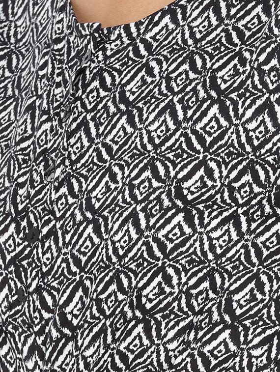 round neck printed romper - 16979136 - Zoom Image - 5