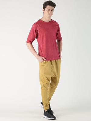 red solid raglan t-shirt - 16983395 - Standard Image - 4