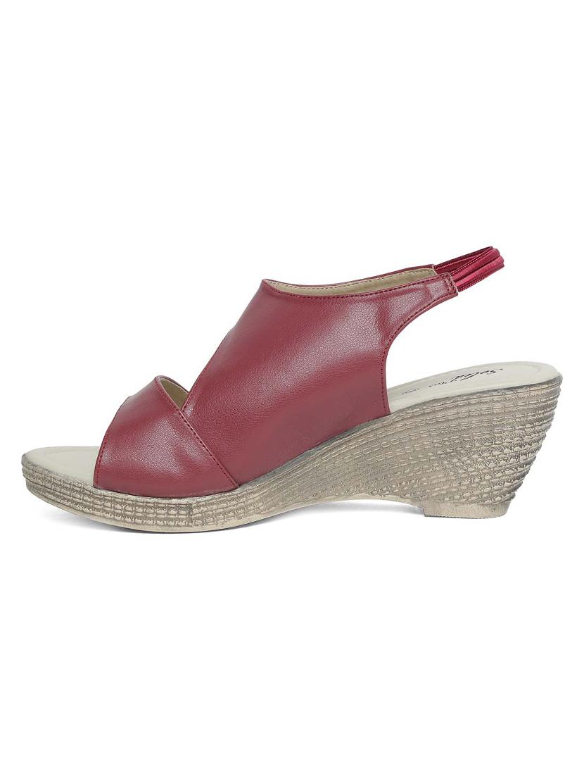 red back strap sandal - 16984888 - Zoom Image - 2