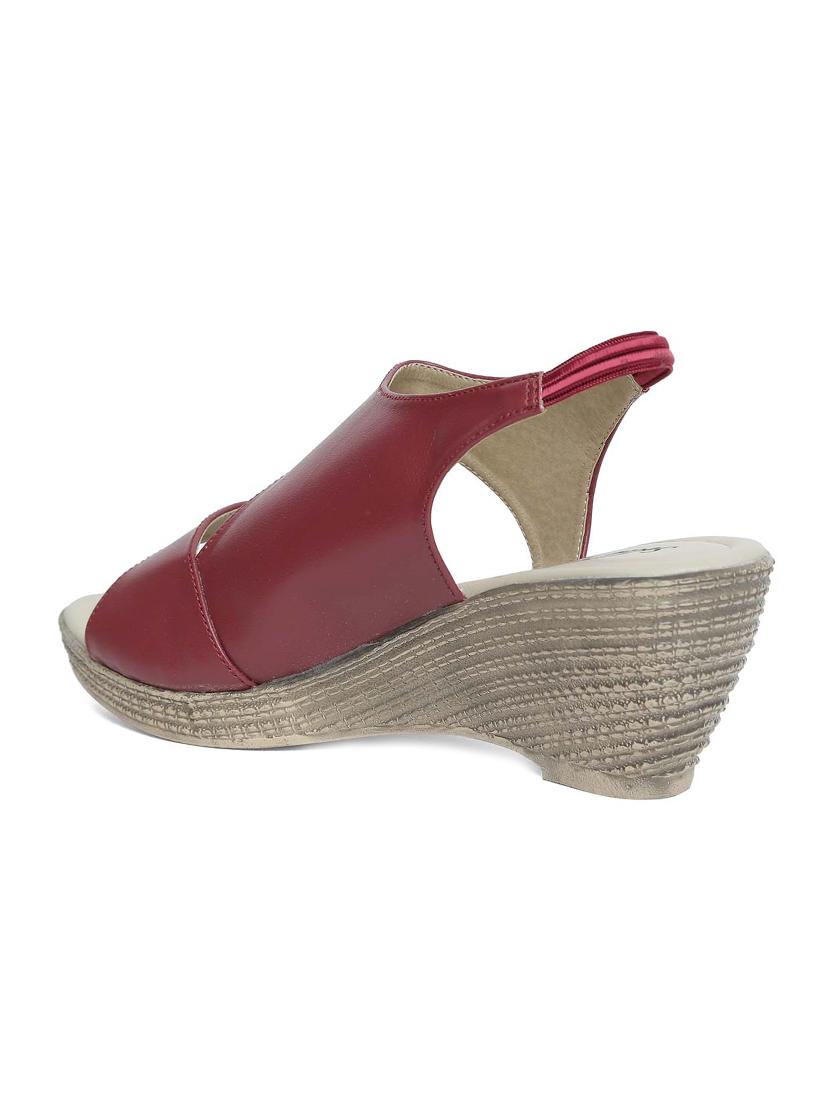 red back strap sandal - 16984888 - Zoom Image - 3