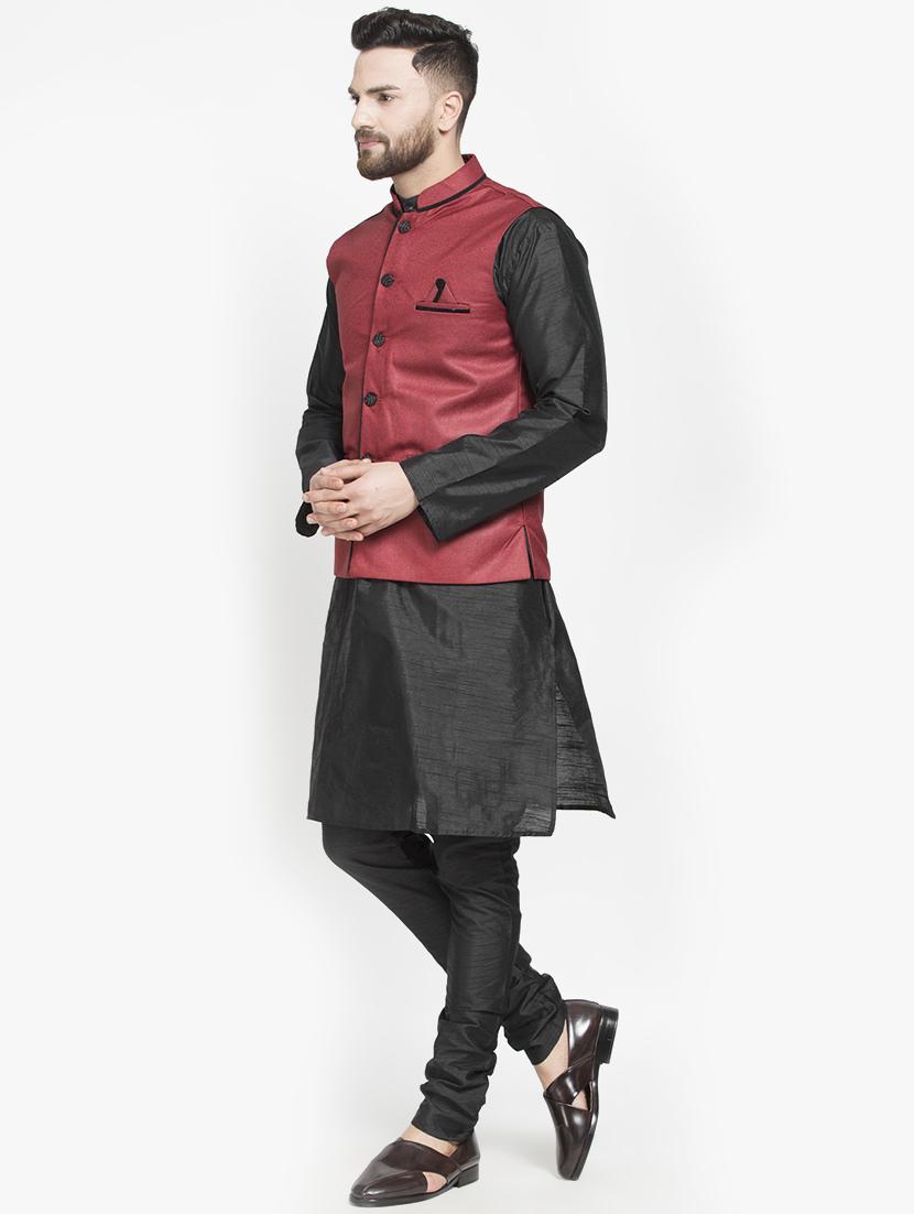 black silk blend kurta pyjama set with maroon solid nehru jacket - 16985914 - Zoom Image - 2