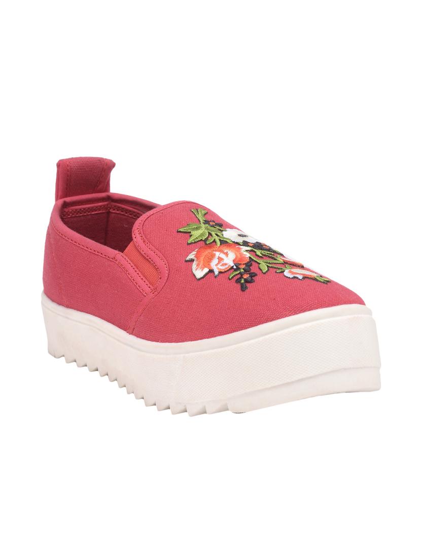 red canvas slip on casual shoes - 16990798 - Zoom Image - 1
