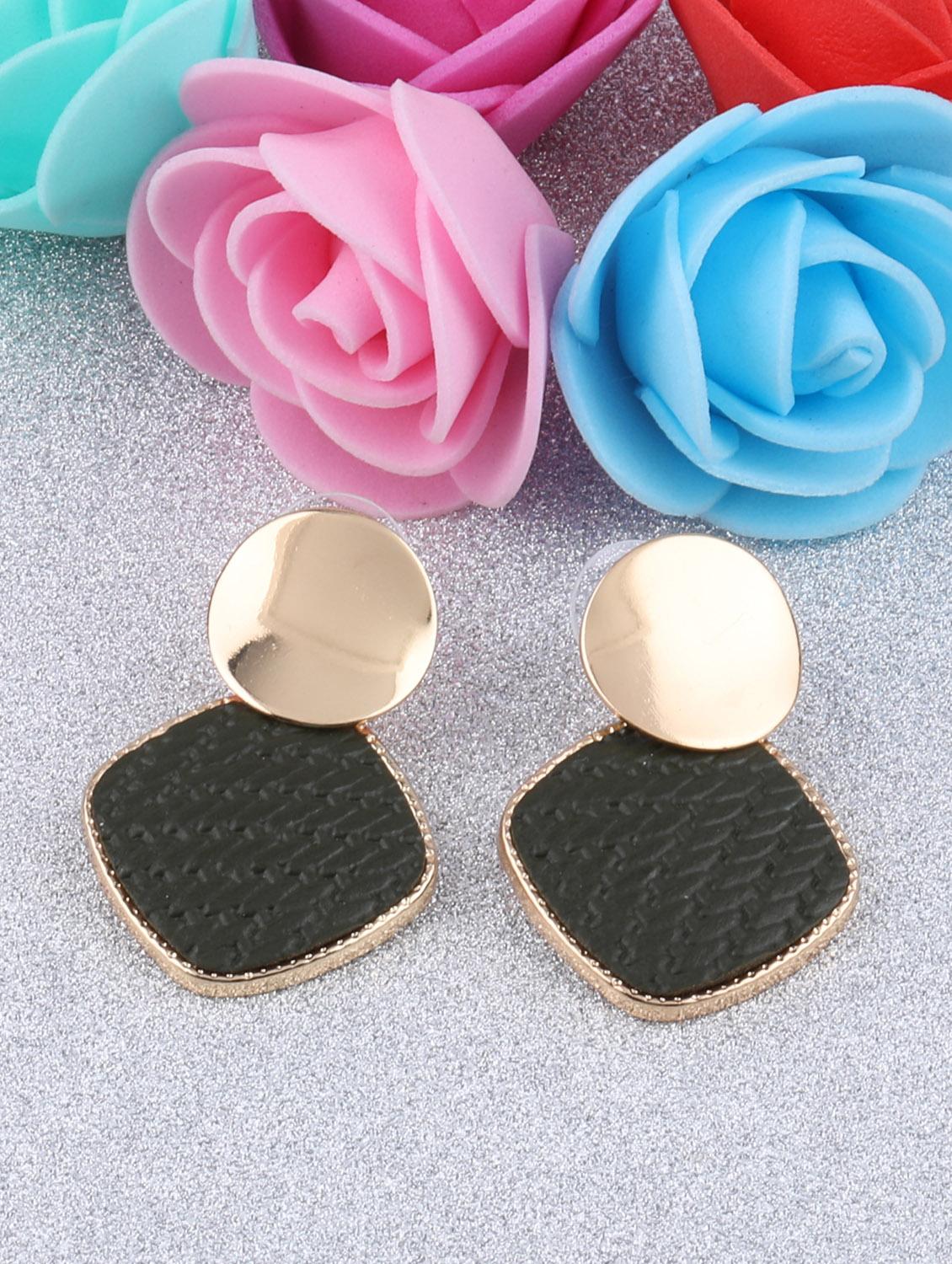 black metal studs earring - 16991835 - Zoom Image - 2