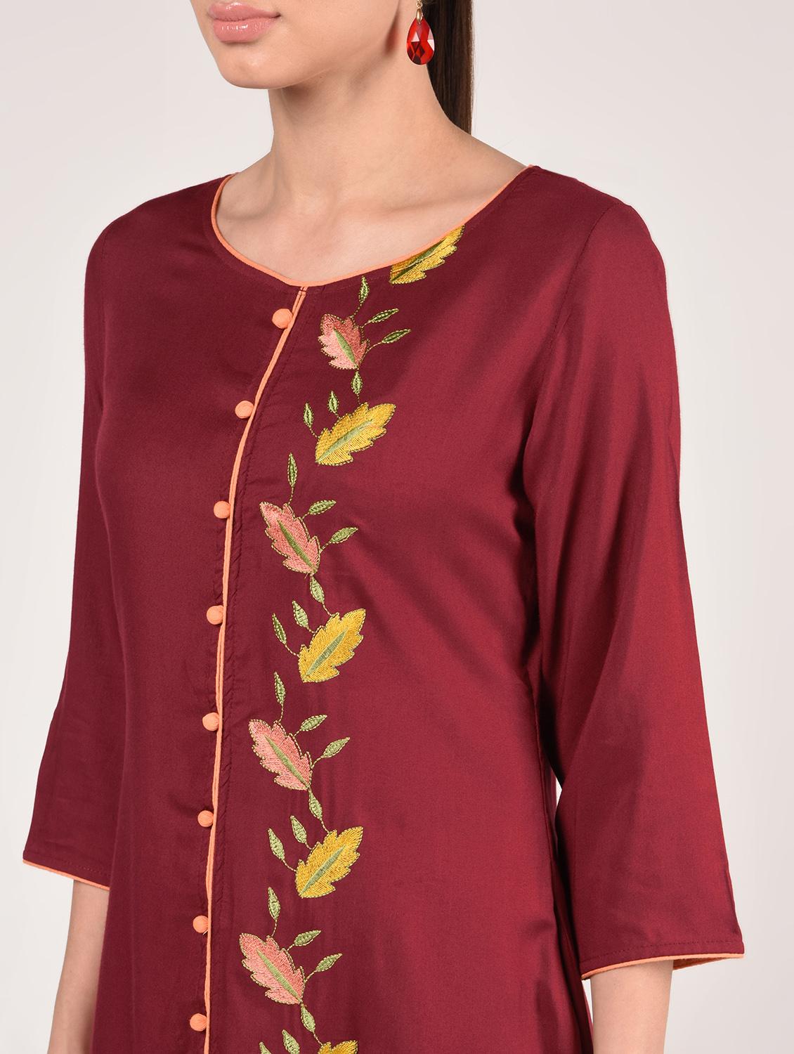 embroidered straight kurta - 16994293 - Zoom Image - 4