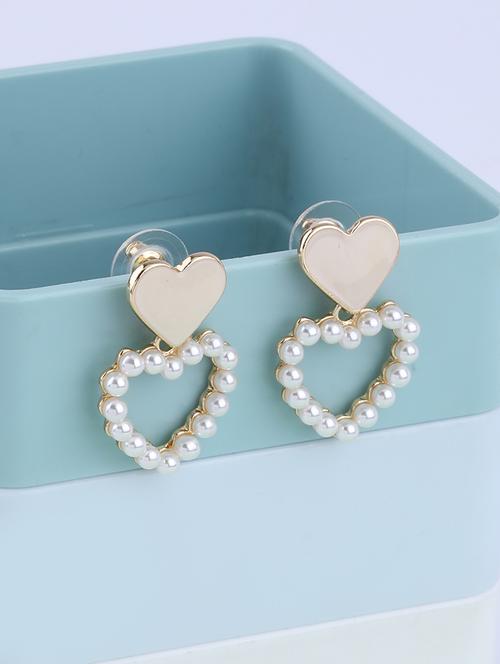 gold metal studs earring - 16995653 - Standard Image - 1