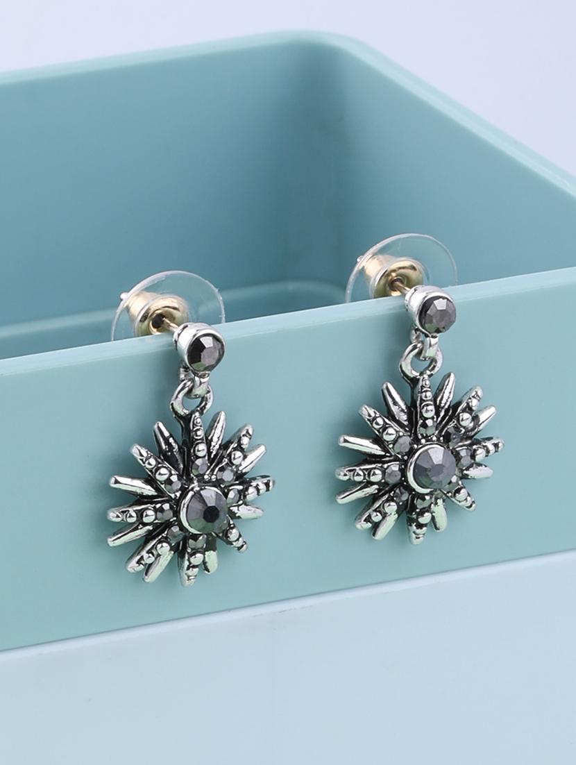 black metal studs earring - 16996162 - Zoom Image - 2