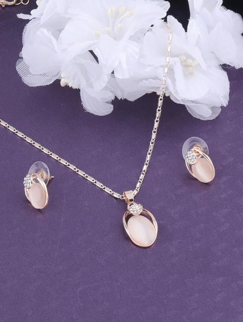 gold metal pendants and earrings - 17006366 - Standard Image - 1