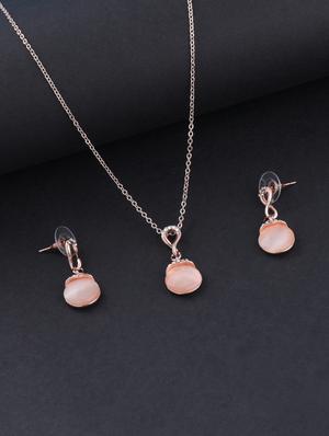 gold metal pendant and earrings - 17006372 - Standard Image - 4