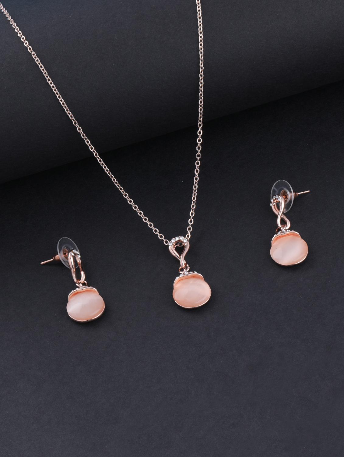 gold metal pendant and earrings - 17006372 - Zoom Image - 4