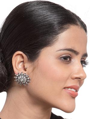 silver brass studs earring - 17012105 - Standard Image - 4