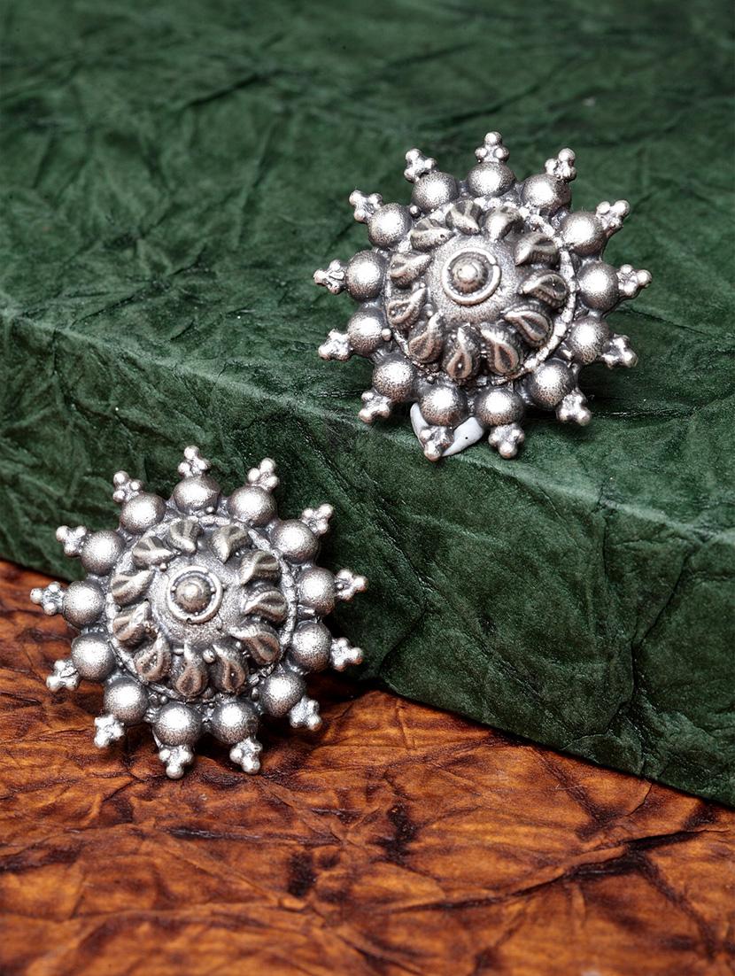 silver brass studs earring - 17012105 - Zoom Image - 1