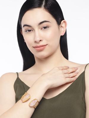 gold metal cuffs bracelet - 17020761 - Standard Image - 4