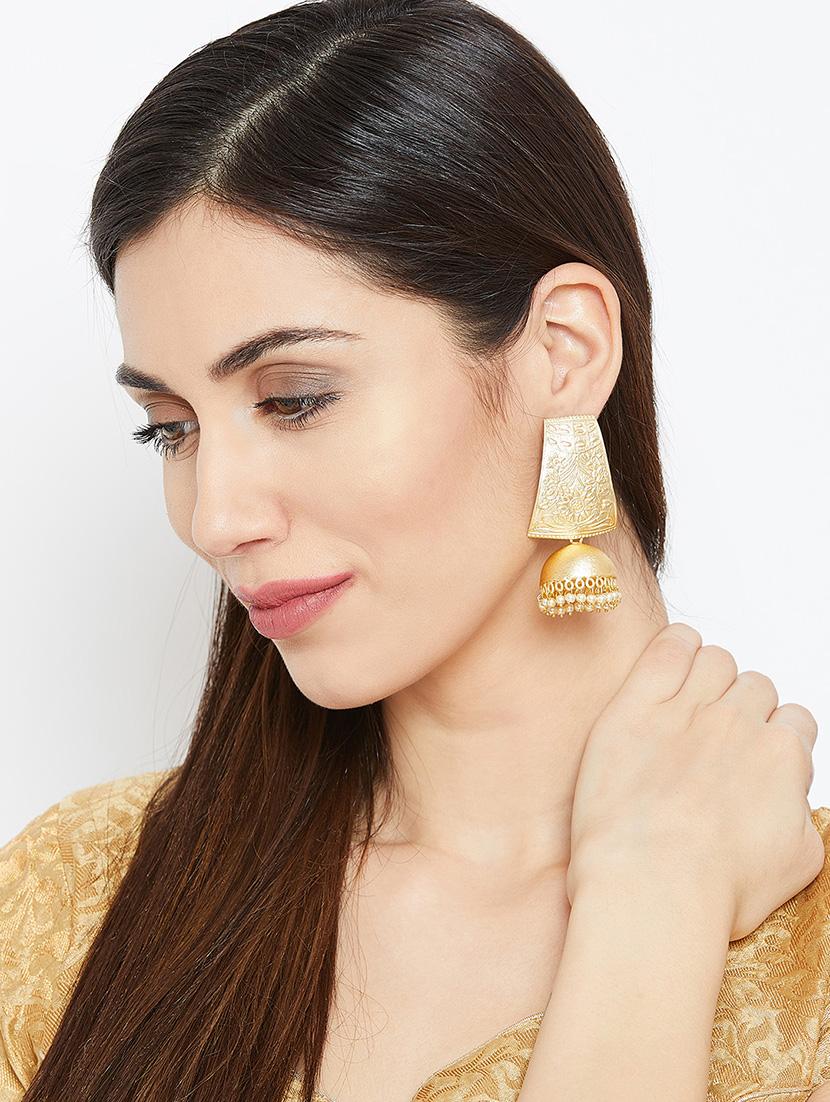 gold metal jhumka earring - 17021557 - Zoom Image - 4