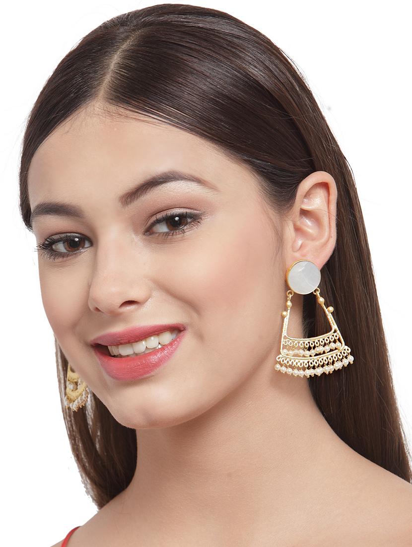 gold brass drop earring - 17021592 - Zoom Image - 4