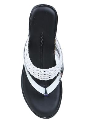 white leatherette flat forms sandals - 17024672 - Standard Image - 4