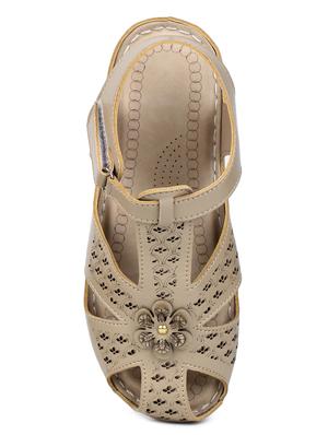 beige back strap sandals - 17024780 - Standard Image - 4