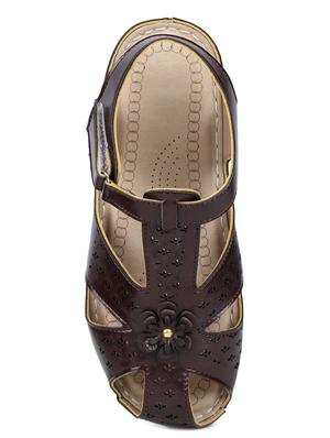 brown back strap sandals - 17024781 - Standard Image - 4
