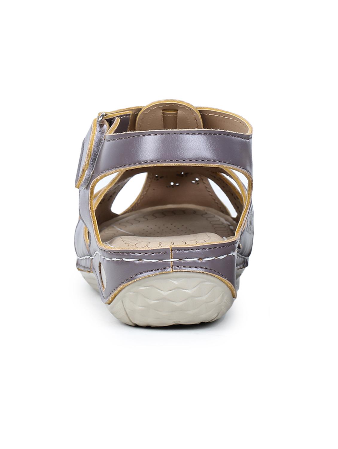 grey back strap sandals - 17024782 - Zoom Image - 3