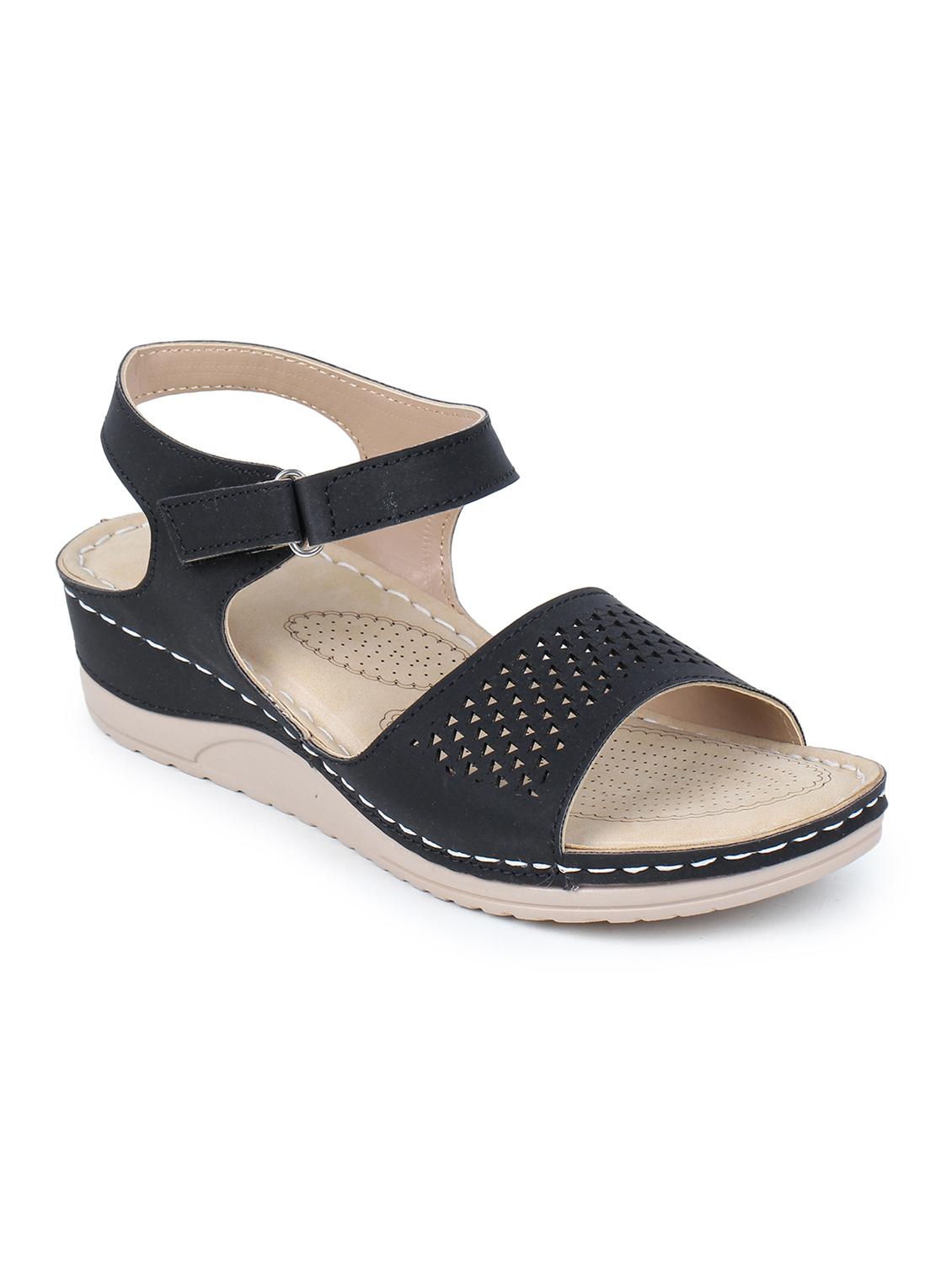 black back strap sandals - 17024789 - Zoom Image - 1