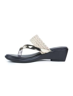 beige toe separator sandals - 17024791 - Standard Image - 2