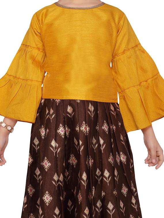 yellow silk blend lehnga choli - 17032002 - Zoom Image - 4