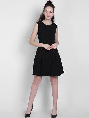 round neck flared dress - 17033859 - Standard Image - 4