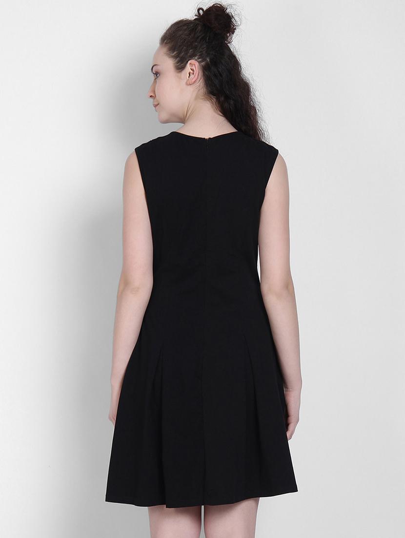 round neck flared dress - 17033859 - Zoom Image - 3