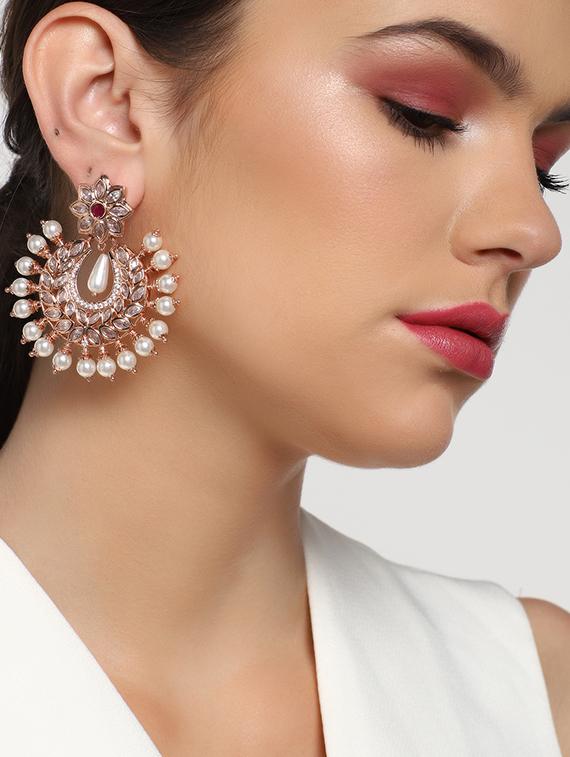 gold metal chandballi earring - 17041329 - Zoom Image - 2