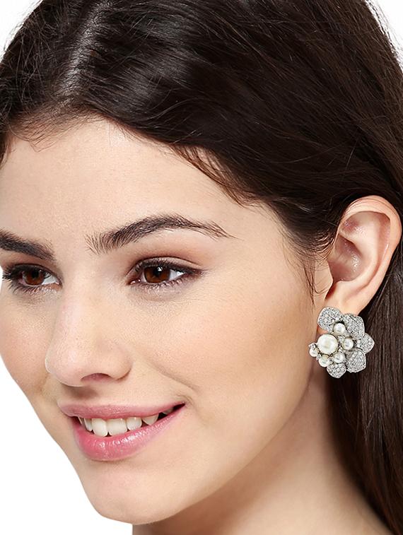 gold metal studs earring - 17041346 - Zoom Image - 2
