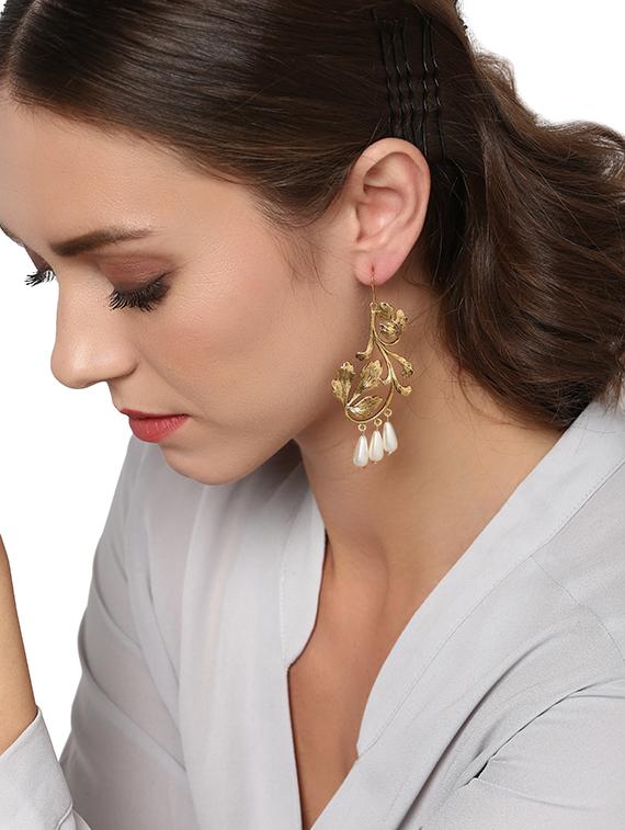 gold metal drop earring - 17041367 - Zoom Image - 2