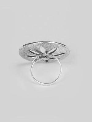 silver finger ring - 17062631 - Standard Image - 2