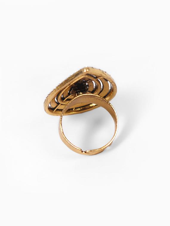 gold metal finger ring - 17062641 - Zoom Image - 2