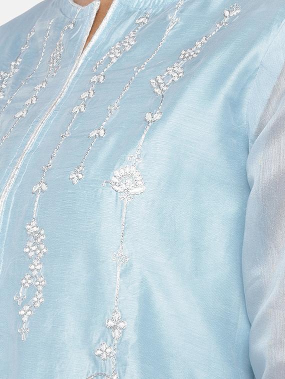 embroidered chanderi a-line kurta - 17072298 - Zoom Image - 4