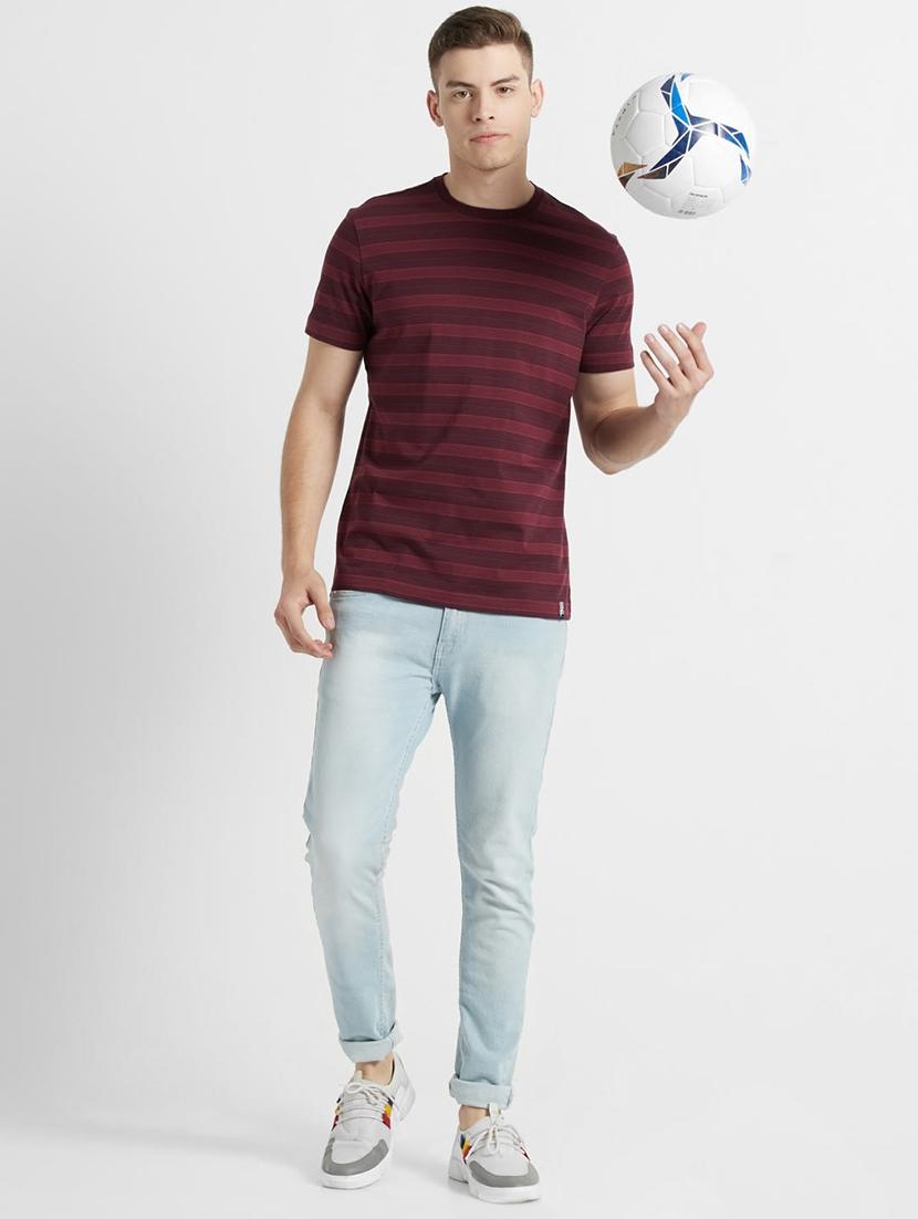 maroon striped tshirt - 17077702 - Zoom Image - 4